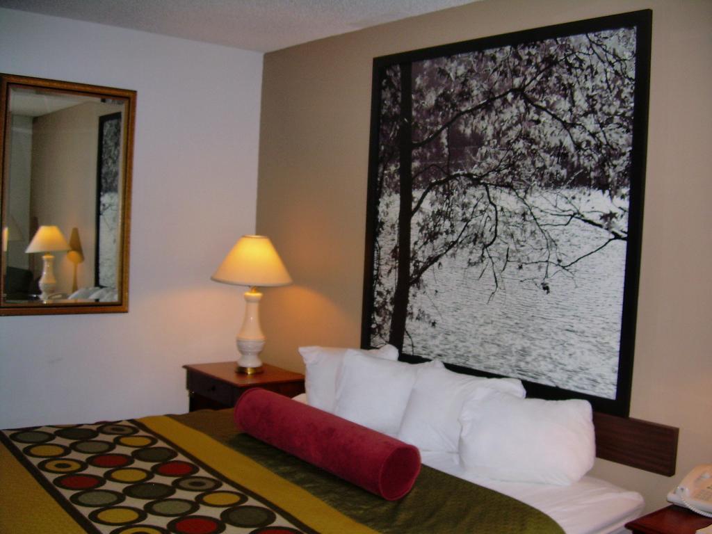 Hotel Super 8 By Wyndham Milwaukee Airport Zimmer foto